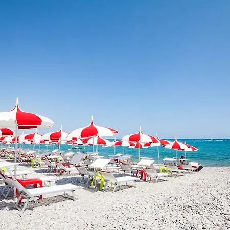Vieux-nice Avec Soleil Et Vue Exceptionnelle ! Apartment
