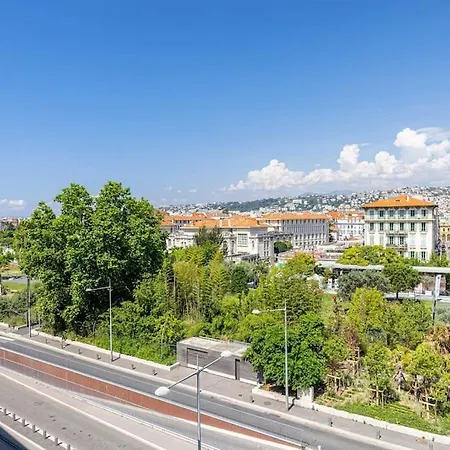 Vieux-nice Avec Soleil Et Vue Exceptionnelle ! *