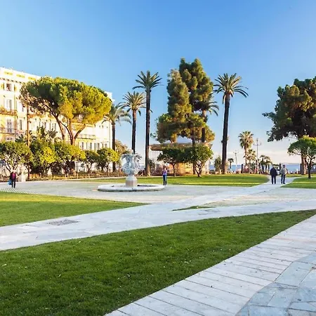 Vieux-nice Avec Soleil Et Vue Exceptionnelle ! Nice