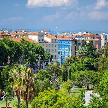 Daire Vieux-nice Avec Soleil Et Vue Exceptionnelle !